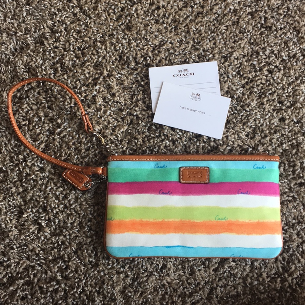 Coach Purse Excellent Condition!! - Picture 6 of 8